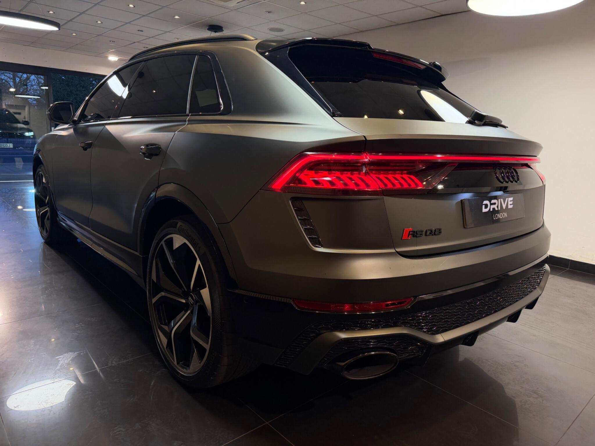 Audi RSQ8